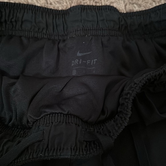 Nike black gym shorts - Picture 4 of 5